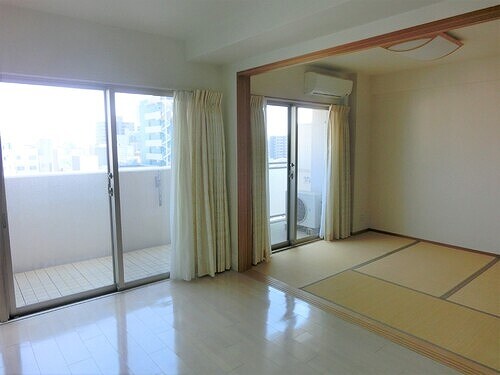 居室(リビングダイニング、和室)