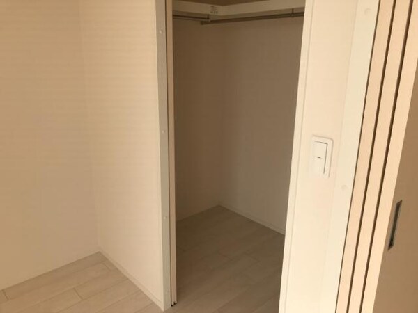 収納(ウォークインクローゼット)