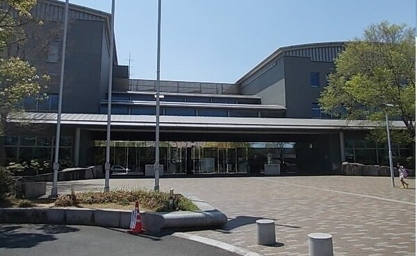 周辺環境(県立図書館さんまで550m)