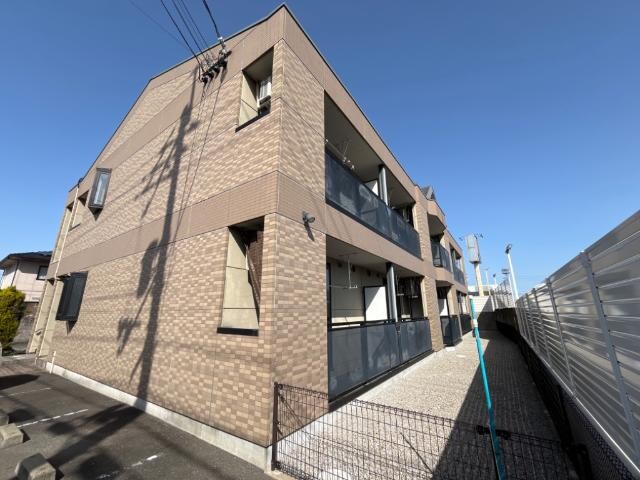 物件外観写真2　(外観写真（昼）)