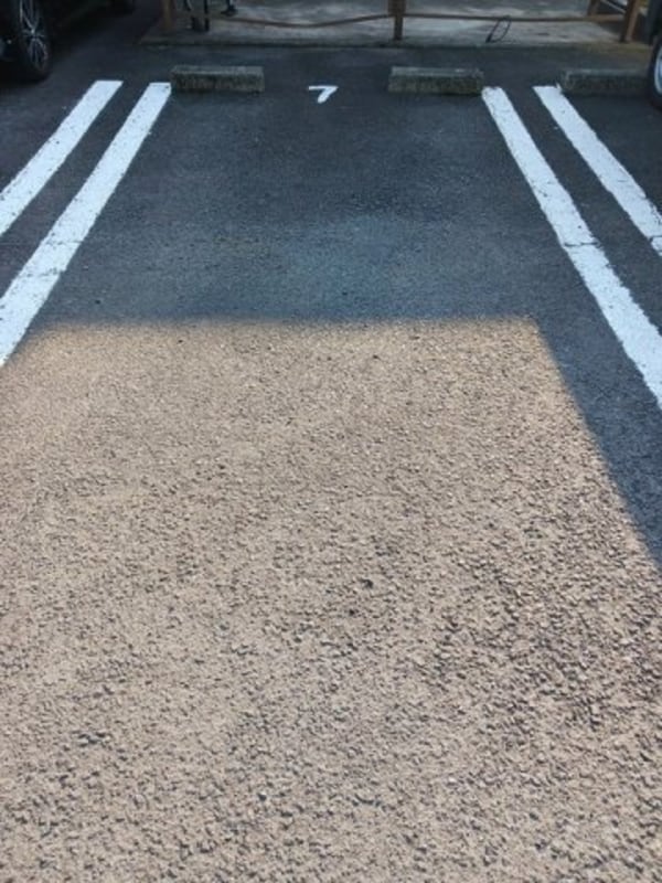 駐車場(駐車場があるので、車を買う予定の方も安心です)