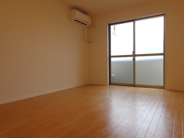 物件内観写真2　(洋室)