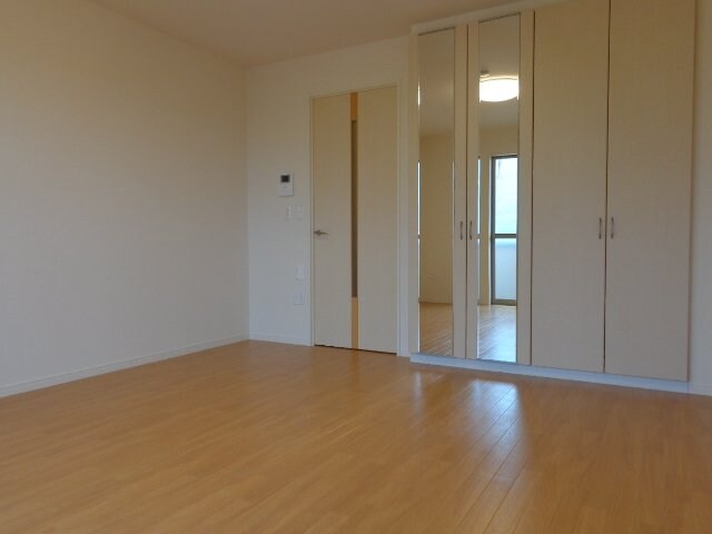 物件内観写真11　(洋室)