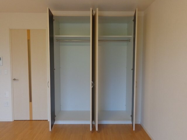 物件内観写真12　(クローゼット)