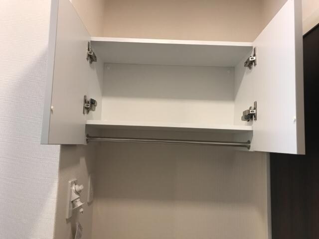 物件内観写真21　(洗濯機上部収納)