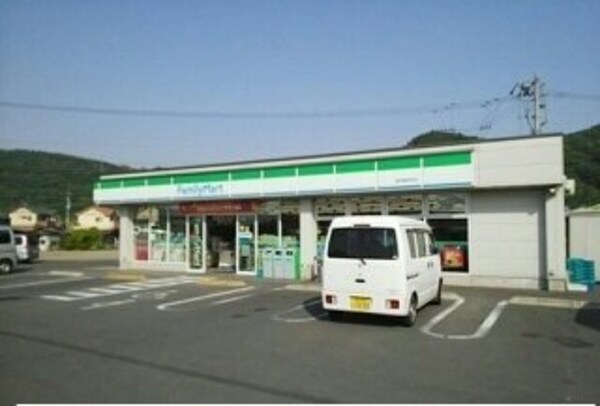 周辺環境(ファミリーマート鶴市町店さんまで550m)