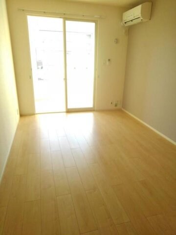 物件内観写真9　(内装もきれいです)