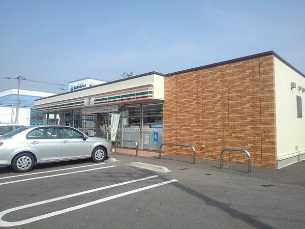 周辺環境(セブンイレブン丸亀運動公園前店まで300m)