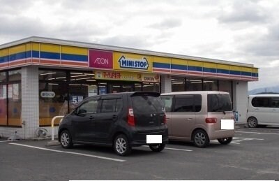 物件外観写真4　(ミニストップ円座店さんまで2200m)