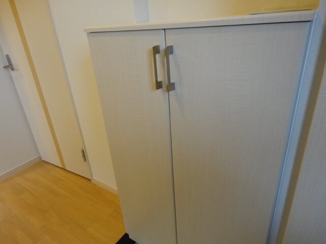 物件内観写真17　(下足箱)