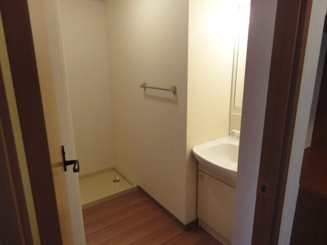 物件内観写真15　(脱衣所)