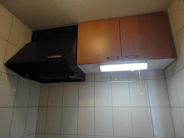 物件内観写真12　(吊収納)