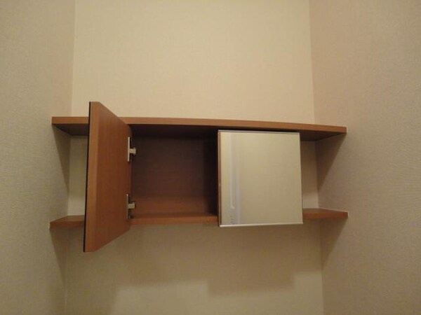 トイレ(トイレ戸棚)