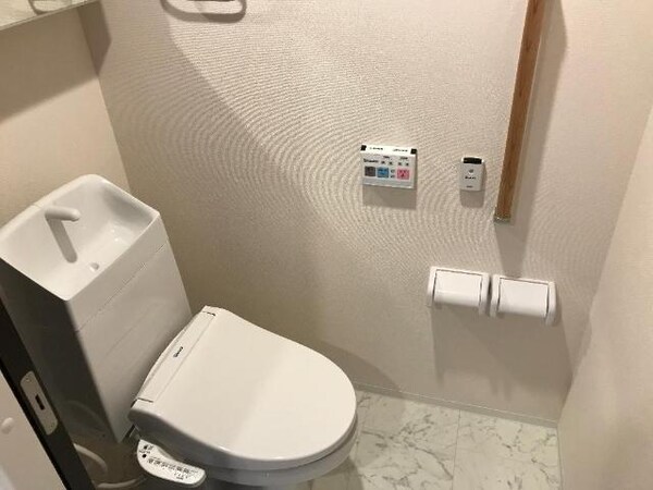 トイレ(シャワー付トイレ)