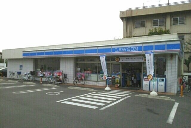 物件外観写真5　(ローソン高松木太町７区店さんまで350m)