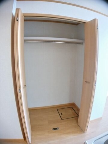 物件内観写真14　(便利な収納スペースです)