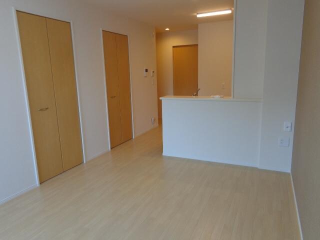 物件内観写真2　(リビング)