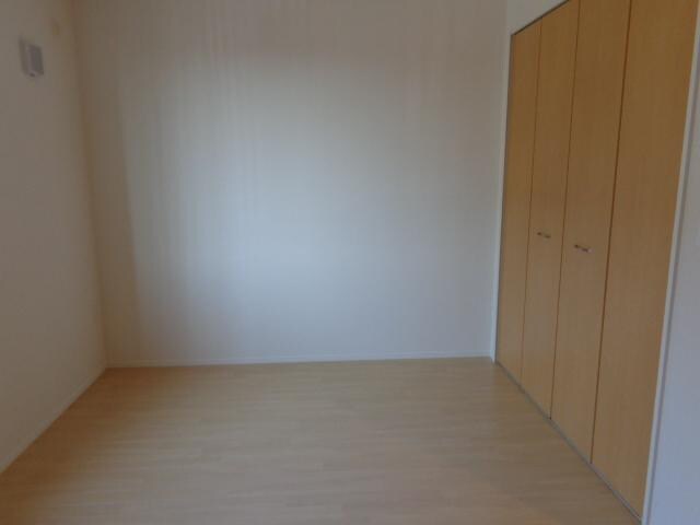 物件内観写真10　(洋室)