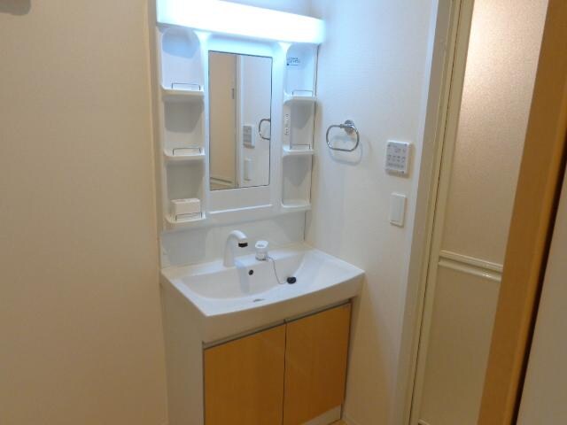 物件内観写真14　(洗髪洗面化粧台)