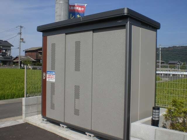 物件内観写真12　(ゴミ置き場)