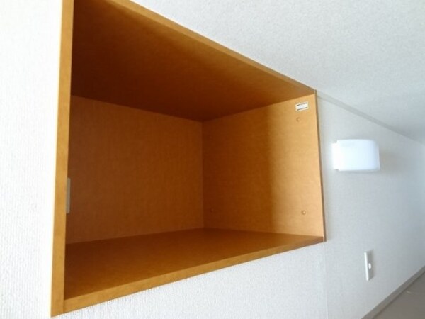 内装他