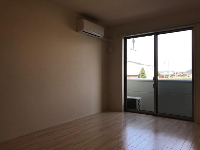 物件内観写真10　(室内)