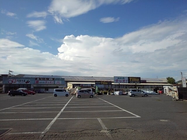 物件外観写真7　(タイム坂出店まで1400m)