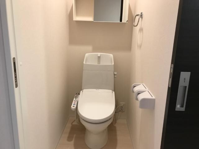 物件内観写真18　(シャワー付トイレ)