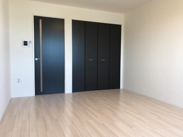 物件内観写真1　(室内)