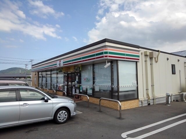 物件外観写真5　(セブンイレブン宇多津町東分店まで450m)