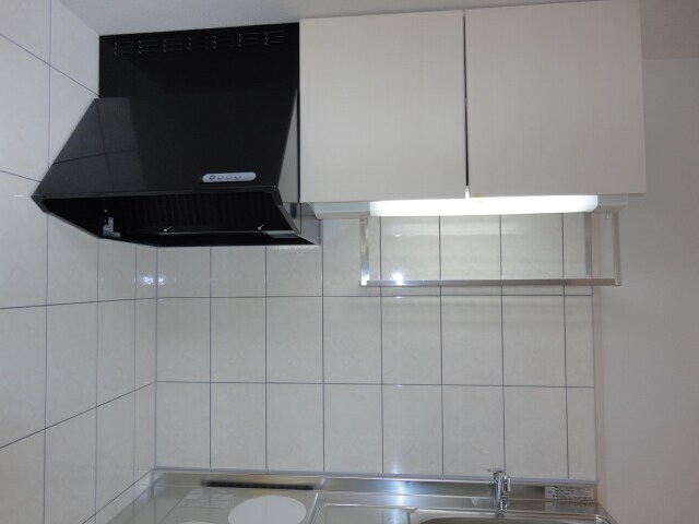 物件内観写真14　(キッチン収納)