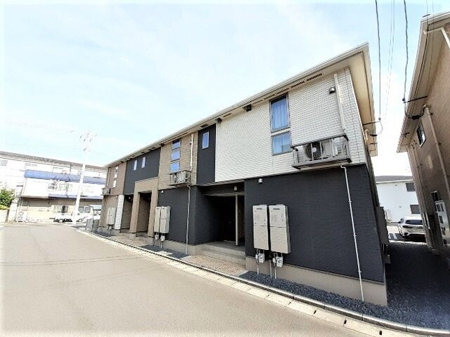 物件外観写真1　(おしゃれな外観です)