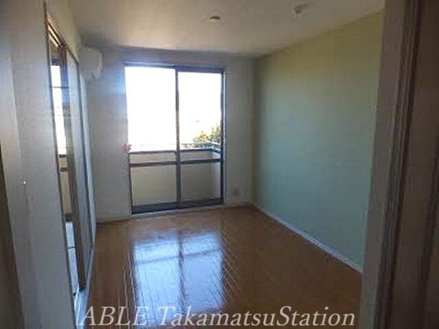 物件内観写真3　(寝室)