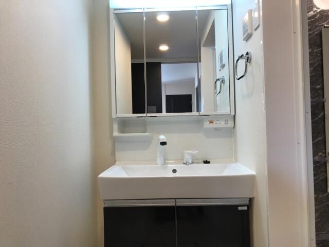 物件内観写真12　(洗髪洗面化粧台)