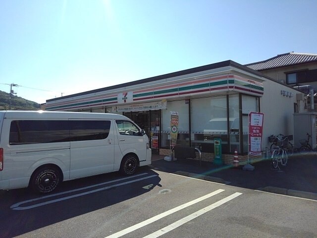 物件外観写真3　(セブンイレブン坂出川津店まで850m)