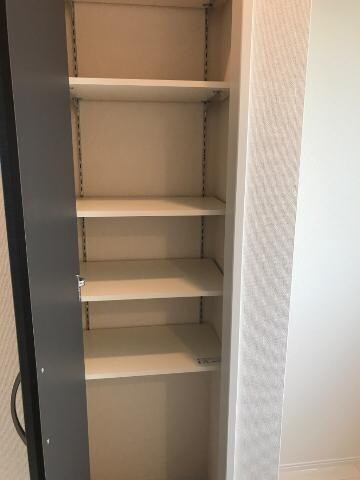 物件内観写真12　(パントリー)