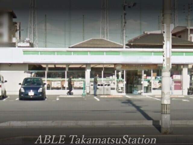 物件外観写真5　(ファミリーマート高松茜町店 386m)