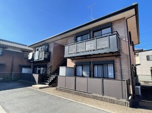 パインズコート新居　B棟外観写真