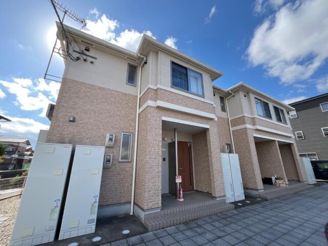 物件外観写真2　(外観写真（昼）)