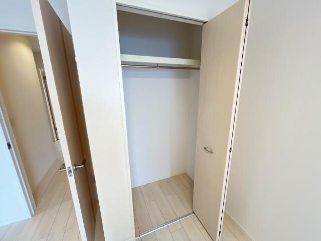 物件内観写真18　(リビングクローゼット)