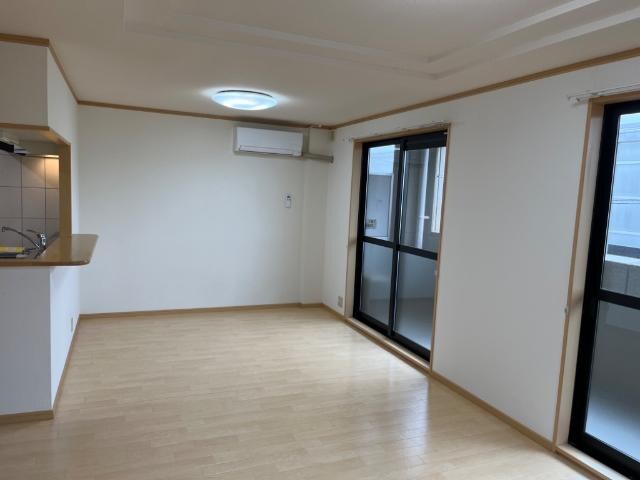 物件内観写真13　(リビング（イメージ）)