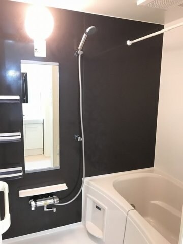 物件内観写真11　(ゆったり過ごせるお風呂です)