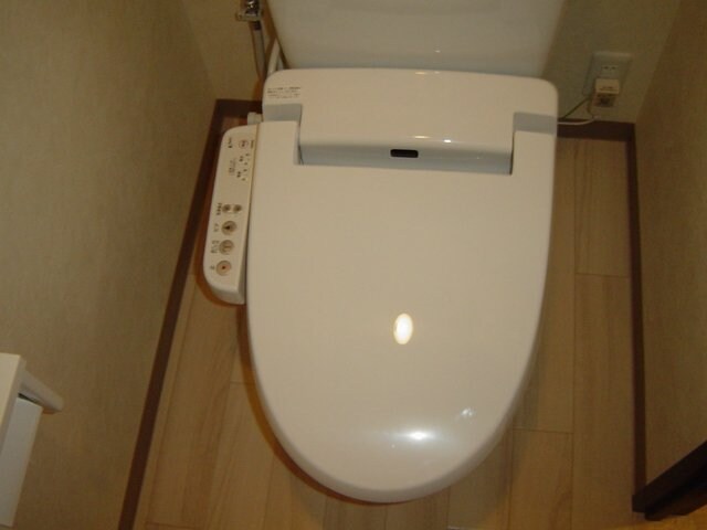 物件内観写真14　(シャワー付トイレ)