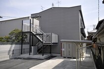 レオパレスパイナス松福の外観写真