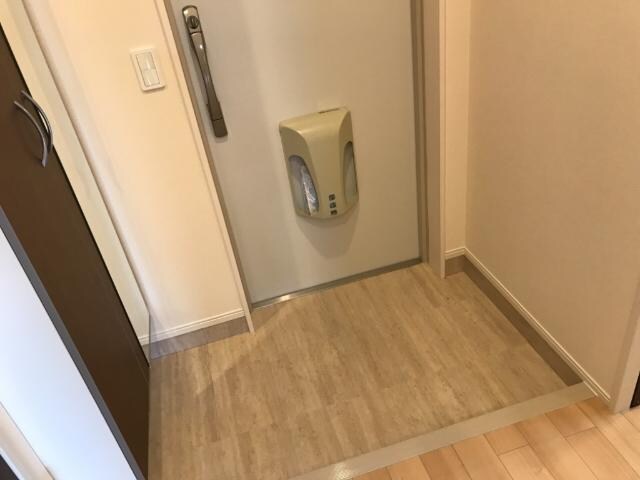 物件内観写真16　(玄関)