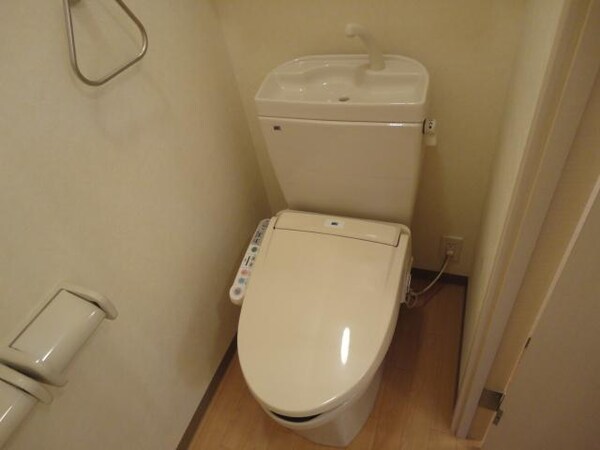 トイレ(シャワー付トイレ)