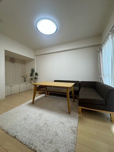 物件内観写真3　(リビングダイニング)