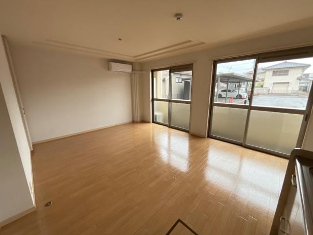 物件内観写真11　(リビング)