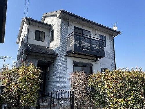 物件外観写真1　(原状回復工事前)