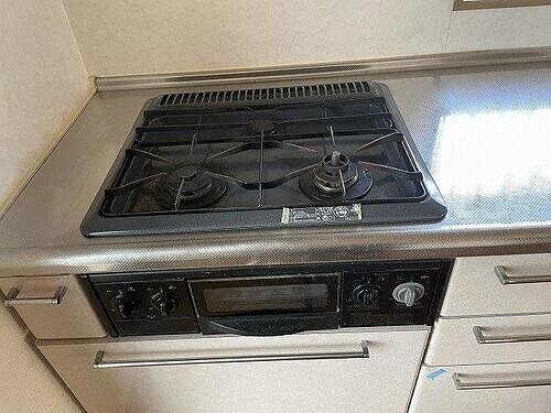 物件内観写真8　(原状回復工事前　ガスコンロ)